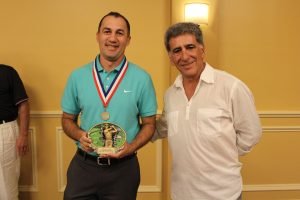 Profissional Valdemir Silva (Jacaré) sendo homenageado